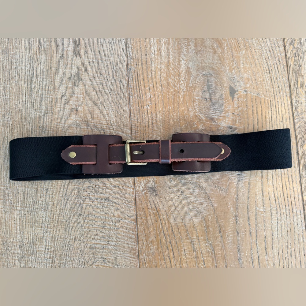 Woman’s  Black and Brown Belt Bag size medium